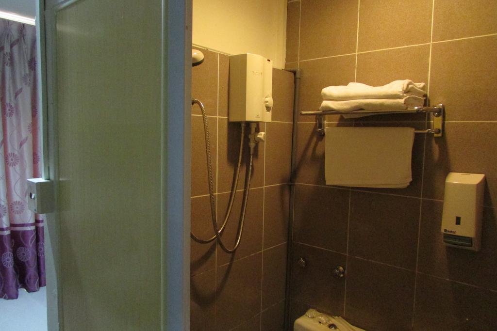 סינגפור Meriton Hotel מראה חיצוני תמונה